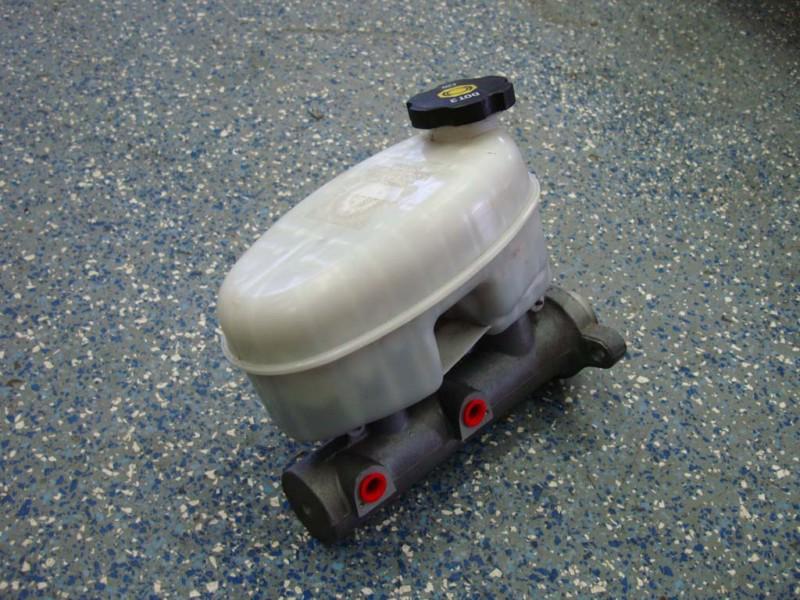 Sell 0306 Sierra Silverado Brake Master Cylinder & Reservoir Tahoe