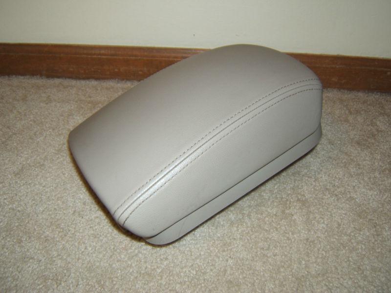 Purchase HYUNDAI SONATA CENTER CONSOLE LID OEM NICE LQQK 05 06 07 08 in