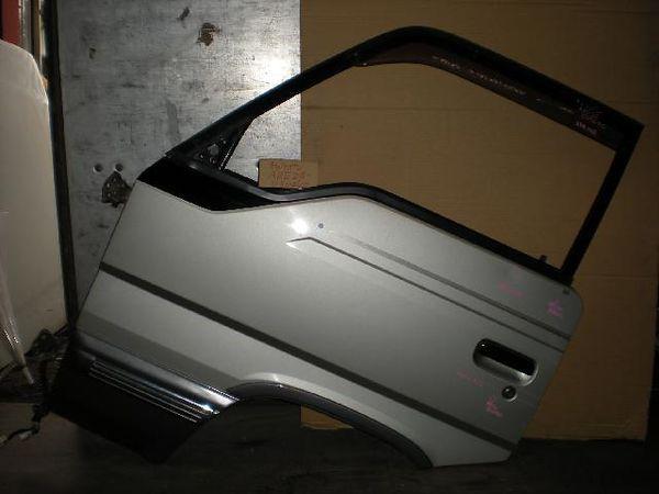 Nissan caravan 1993 front left door assembly [8313200]