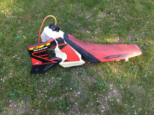 Honda cr80 plastics tank seat cr 80 cr80r  shrouds 96-02 petcock 01