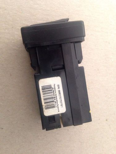 Genuine toyota camry hv auxillary adaptor brand new oem part no (86190-02020)