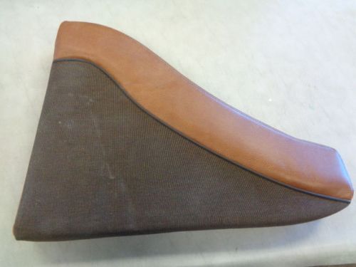 Scout 350 lxf port aft bow cushion brown / cayenne 24" x 18" marine boat