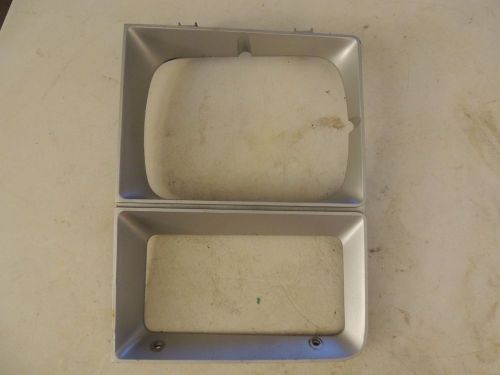 1983-1984 chevy/gmc fullsize p/u blazer/jimmy left headlight bezel 14043873 oem