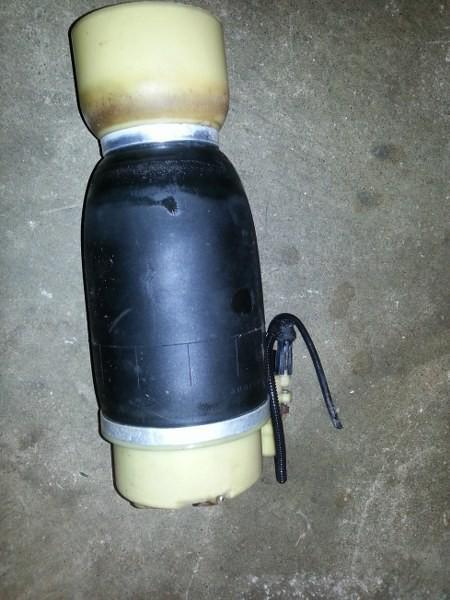 93-98 lincoln mark viii 8 oem air rear strut   f7lc-3c144-aa works excellent!!!!