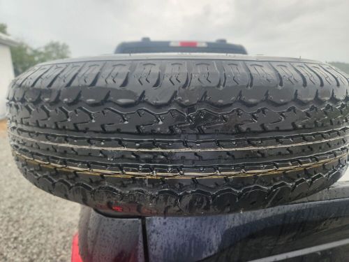 St trailer 15&#034; 6 lug on 5.5 steel wheels &amp; 225/75r15 8 ply load range d white