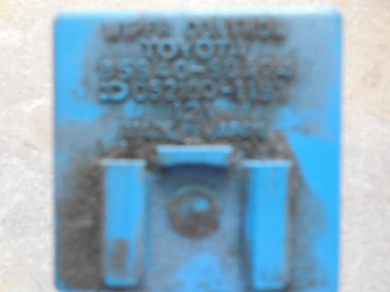1986 toyota land cruiser wiper control module. 85940-90a04.yota yard.