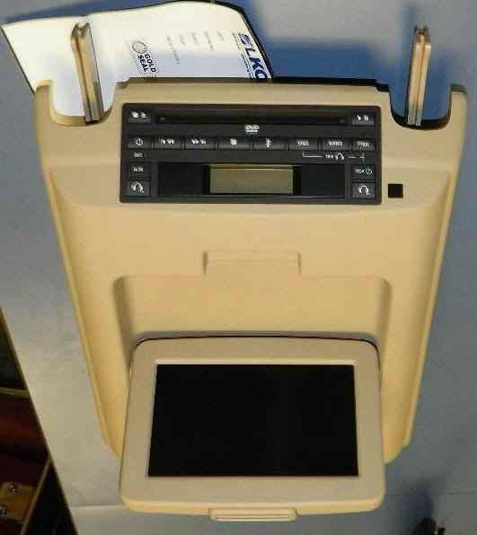 05 2005 uplander overhead dvd player w/ monitor oem lkq