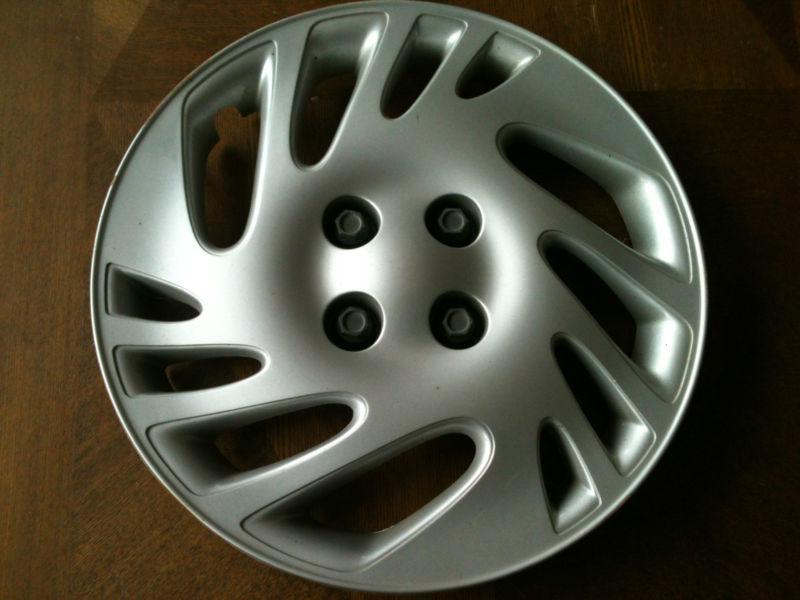 Purchase Hubcaps, Wheel Covers 19981999 Saturn S Series 15" in
