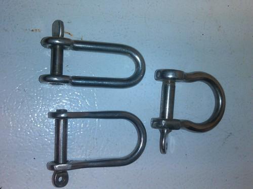  3  halyard shackles