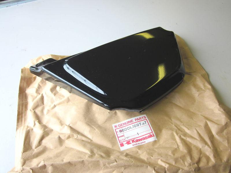 Kawasaki kz550 z 550 ltd c left side cover lh 36001-1097-d7 nos