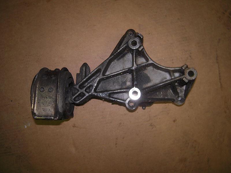 1998 - 2003 saab 9-3 engine mount