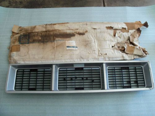 1973-74 gmc pickup jimmy nos chrome grille