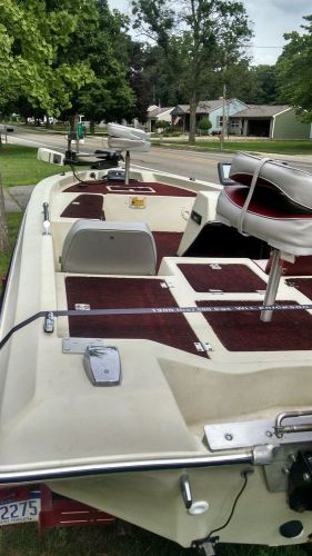 15' 3" 1986 tidecraft bass boat