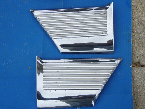 Pontiac bonneville 64 front fender chrome die cast