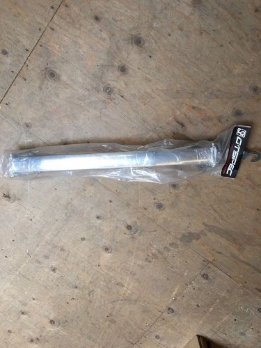 Gt spec front strut tower bar