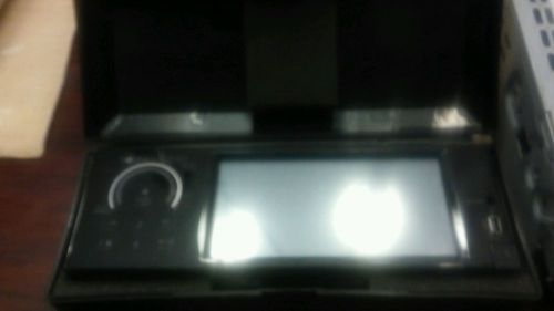 Soundstream touchscreen 5.5" in dash dvd/cd player