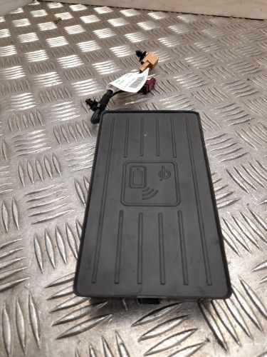 Charger wireless charging audi a6 avant 2017 4g1035502-