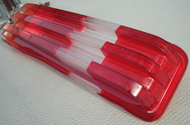 1981 77 78 79 80 81 82 83 Mercedes Benz Rear Tail Light Lens RH Passenger NICE , US $45.99, image 3