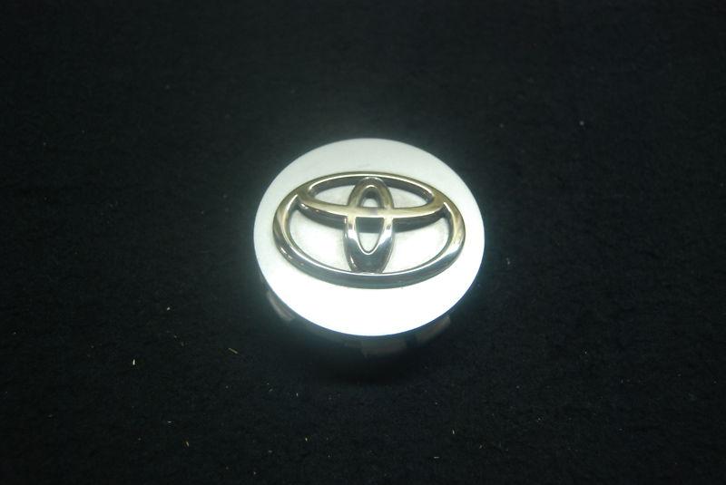 Buy Toyota Avalon Camry Sienna Highlander Wheel Center Cap Silver
