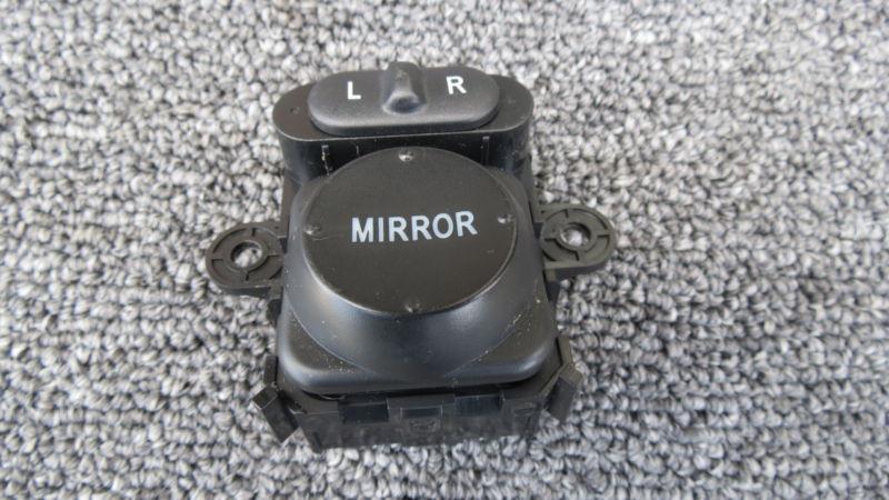 02-03 acura rsx type s / base non-heated mirror switch                        04