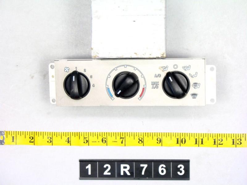 01 explorer temperature climate control ac heat unit panel switch 12r763