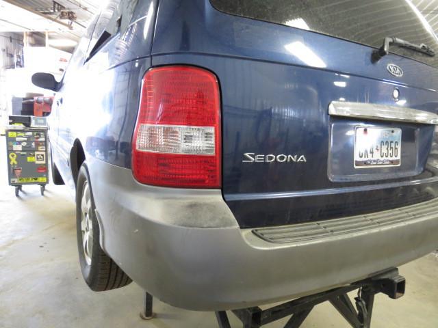 2004 kia sedona tail lamp light left
