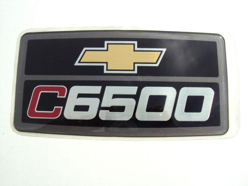 03 04 05 06 07 08 09 chevrolet chevy c6500 decal emblem genuine gm part new