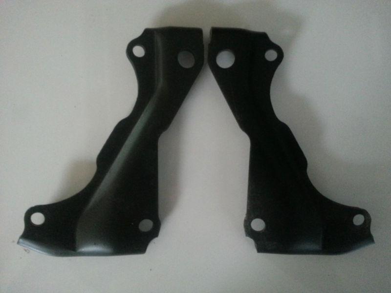 1969-1982 corvette left and right hand caliper mount bracket 3928649-l 3928650-r