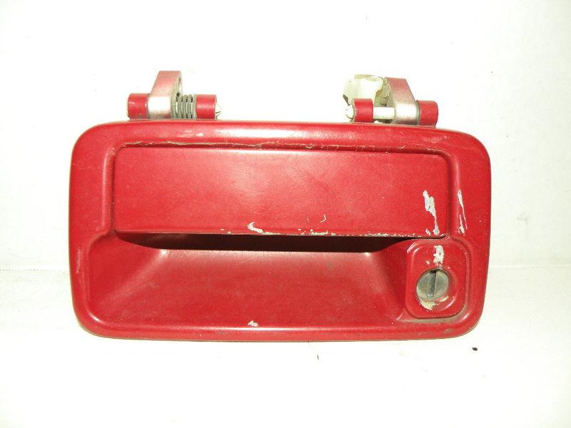 1989-1998 geo tracker suzuki sidekick outside door handle left  red 2-dr  sunrun