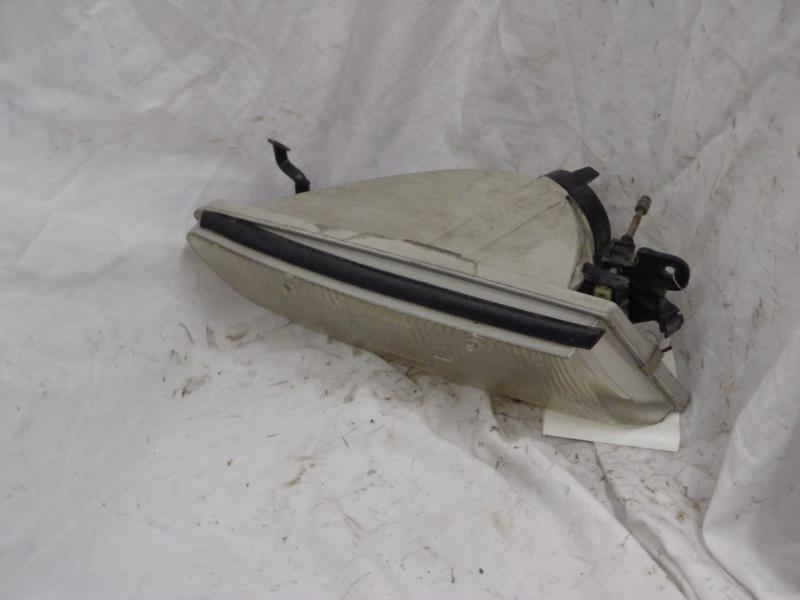 97 98 99 toyota camry r. headlight