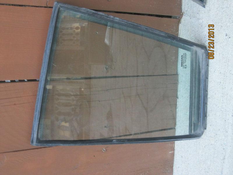 07-12 nissan versa 4dr hatchback rear right vent window glass rh