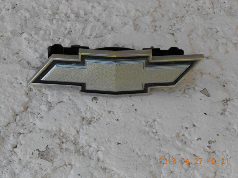 1973 chevelle front grille emblem