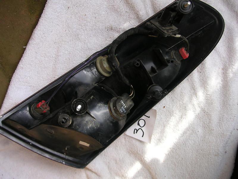 2002 Chrysler Sebring Convertible rt. Pass side tail light good 58622 E RH, US $39.95, image 5