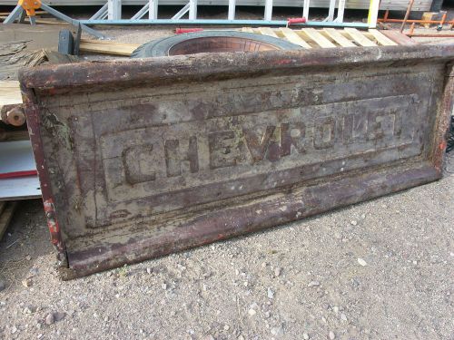 Rat rod 50&#039;s chevy truck tailgate