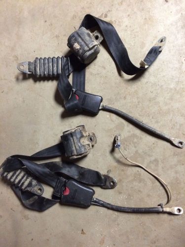 Can am maverick seat belts