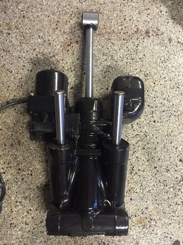 1998-2001 evinrude johnson 135/150/175hp outboard tilt trim assy  *fresh water*