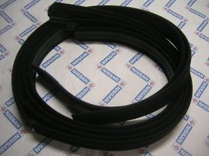 Datsun 1200 glass run rubber front rh/lh (fits nissan b110 sunny 4 door &amp; ute )