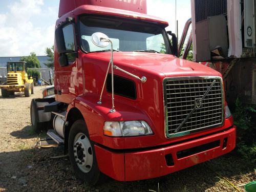 Volvo VNL   Hood and Cabin, US $4,300.00, image 1