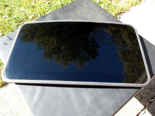 32 1/4 x 18 3/4 sunroof replacement glass