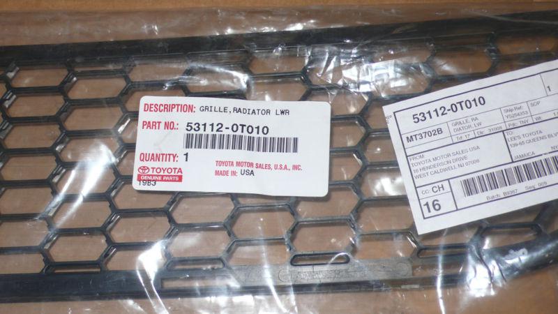 2009-2012 toyota venza front bumper lower grille