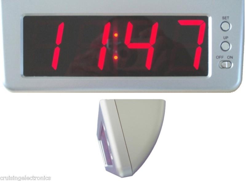 12 and 24 volt roof mounting digital bus clock, 777c