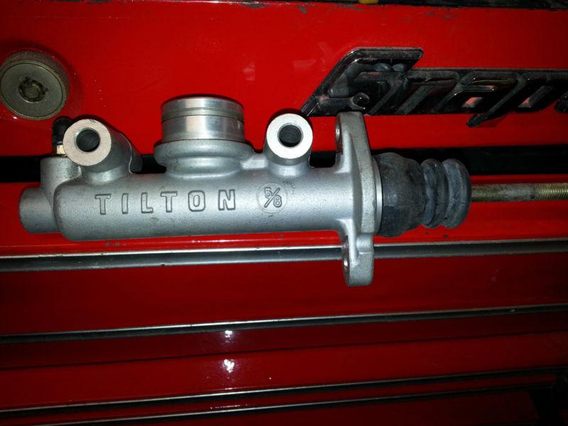 Used (mounted only!) tilton racing master cylinder 5/8" size!