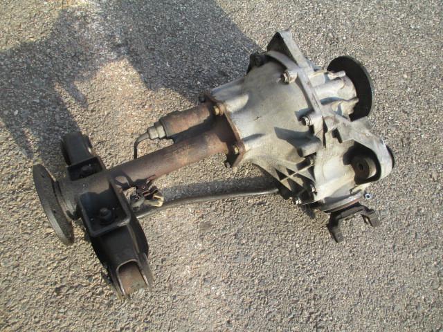 Chevy gmc truck yukon suburban front axle carrier differential 4wd 97 98 99