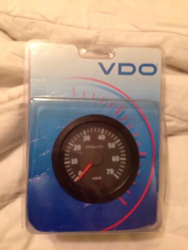 Vdo vision series tachometer 0-7,000 3 3/8" dia in-dash black face 333155