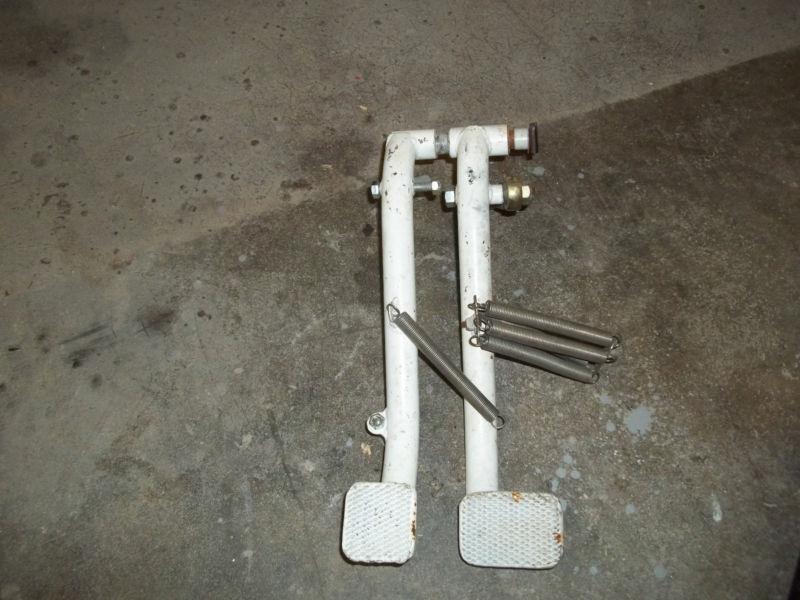 Nascar brake and clutch pedal assembly
