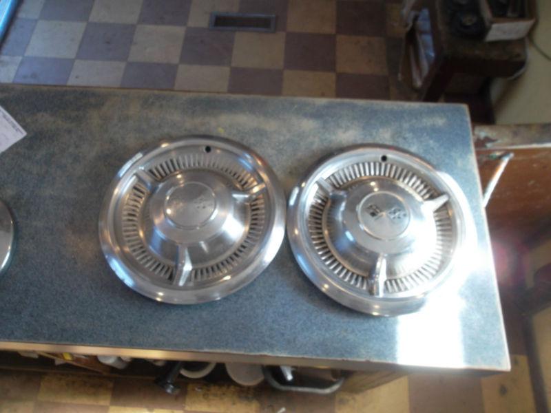 1958 ford hub caps (set of 4)