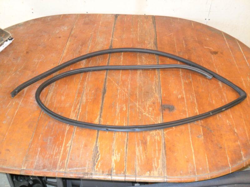 Oem 00 honda odyssey passenger's side door weather stripping, rh rf black rubber