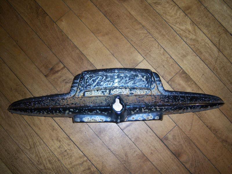 1951 pontiac chieftain trunk lid handle trim moulding 50 52 