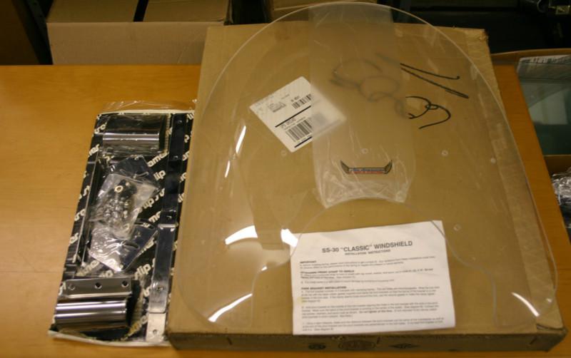 NEW Slipstreamer Clear Classic Universal Windshield + Mounting kit SS-30-17