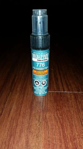 Genuine toyota touch up paint 1/2 oz pen &amp; brush 776 aloe green metallic